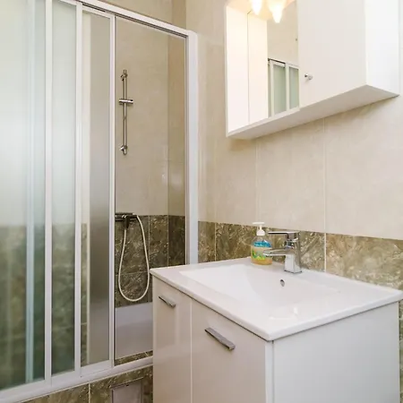 & Bari I - With Balcony And View Second Floor 14 * ムリニ