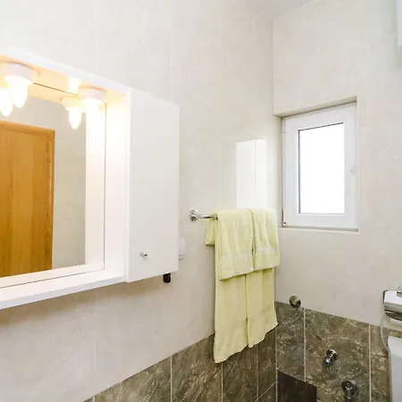 & Bari I - With Balcony And View Second Floor 8 Appartement Mlini