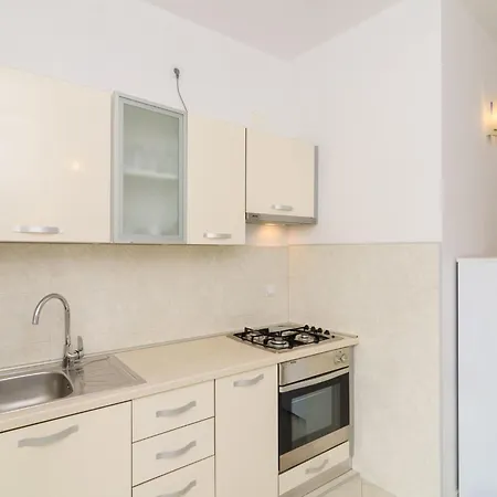 & Bari I - With Balcony And View Second Floor 8 Appartement Mlini